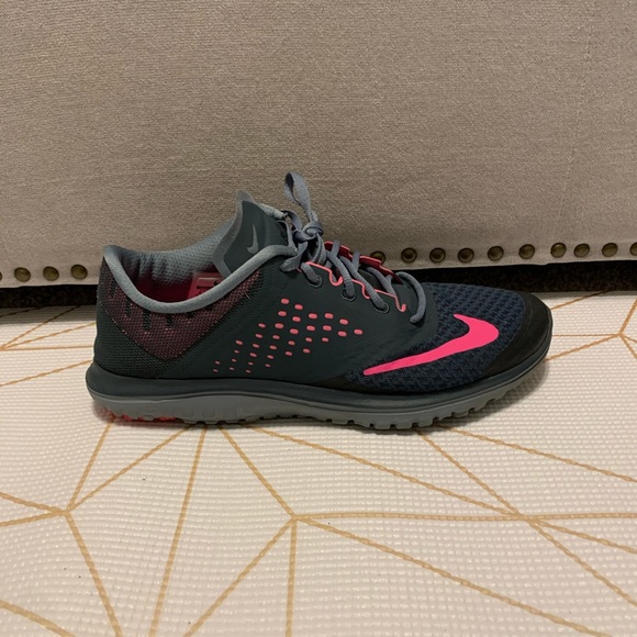 Women’s Nike sneakers - Picture 5 of 5